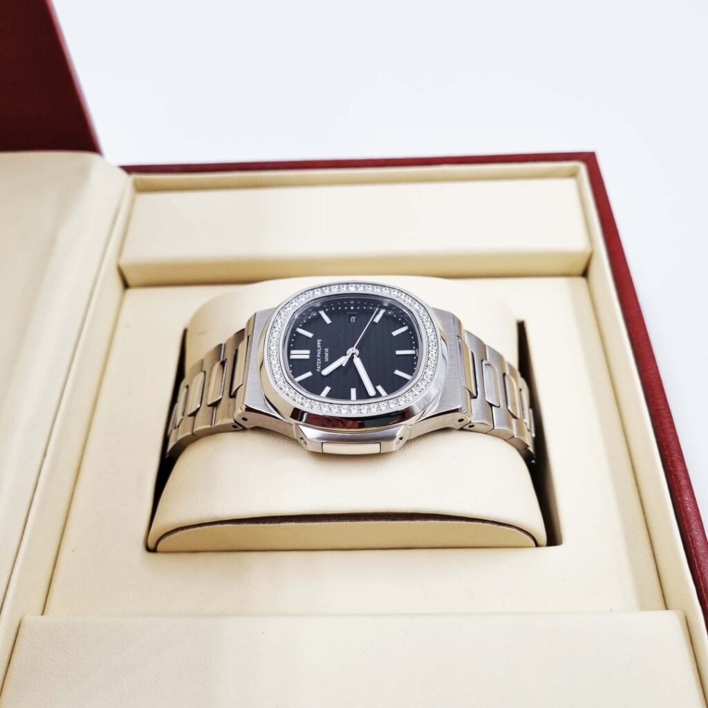 PP Nautilus Silver Black Sertie