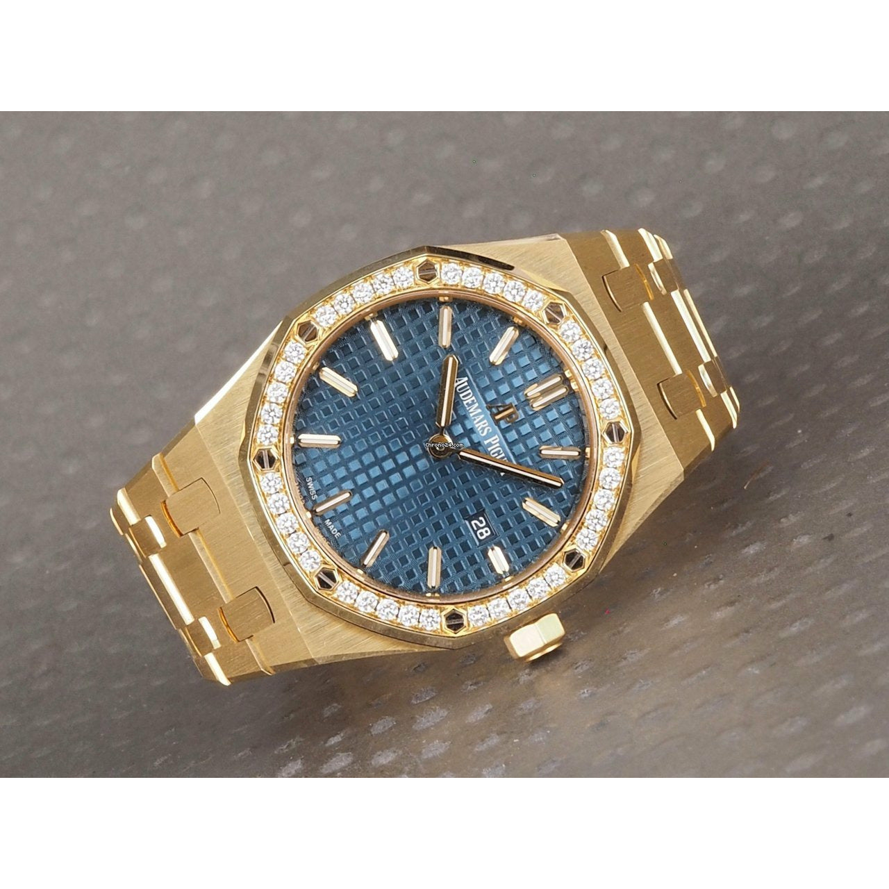 AP Royal Oak Lady Gold