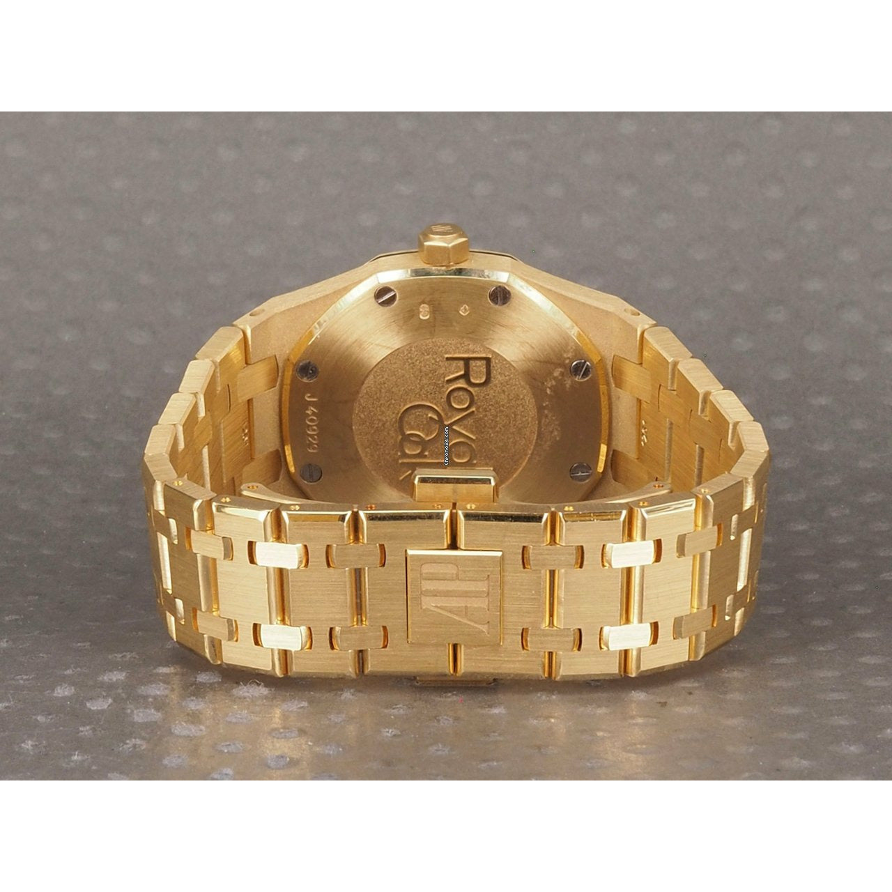 AP Royal Oak Lady Gold